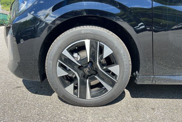 PEUGEOT 208 1.2 100 ALLURE PLUS