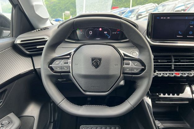 PEUGEOT 208 1.2 100 ALLURE PLUS