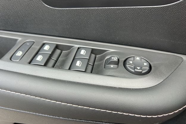 PEUGEOT 208 1.2 100 ALLURE PLUS