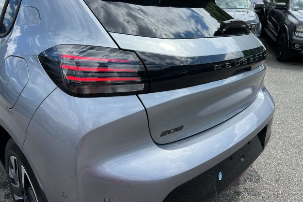 PEUGEOT 208 1.2 100 ALLURE PLUS