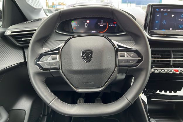 PEUGEOT 208 NOUVELLE 1.2 100 ALLURE CAM 360