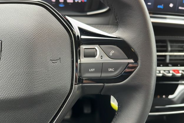 PEUGEOT 208 NOUVELLE 1.2 100 ALLURE CAM 360