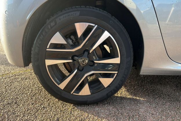 PEUGEOT 208 NOUVELLE 1.2 100 ALLURE CAM 360