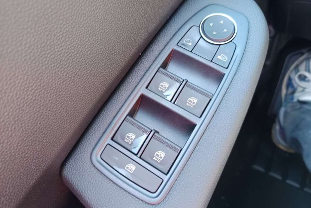 RENAULT CLIO V TCE 90 CVT EVOLUTION PK LOOK